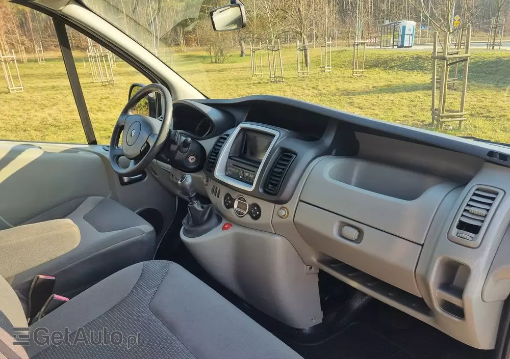 RENAULT Trafic 