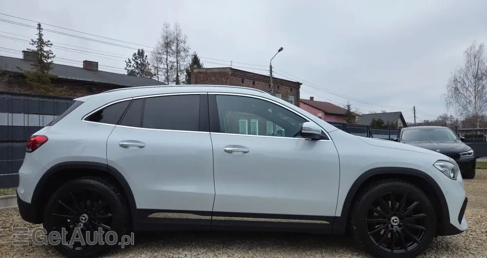 MERCEDES-BENZ GLA 200 7G-DCT AMG Line