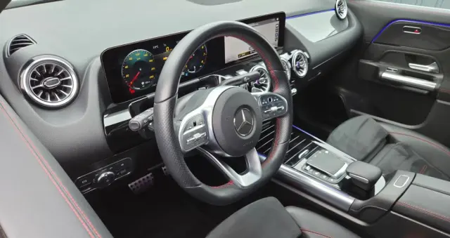 MERCEDES-BENZ GLA 200 7G-DCT AMG Line