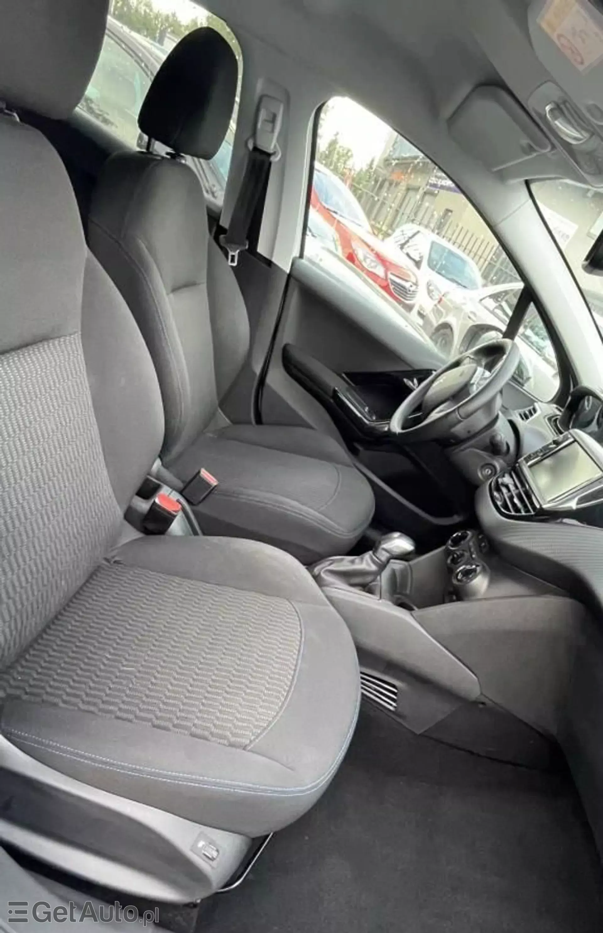 PEUGEOT 208 1.2 PureTech (83 KM)