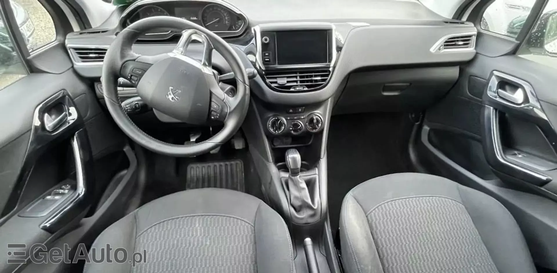 PEUGEOT 208 1.2 PureTech (83 KM)