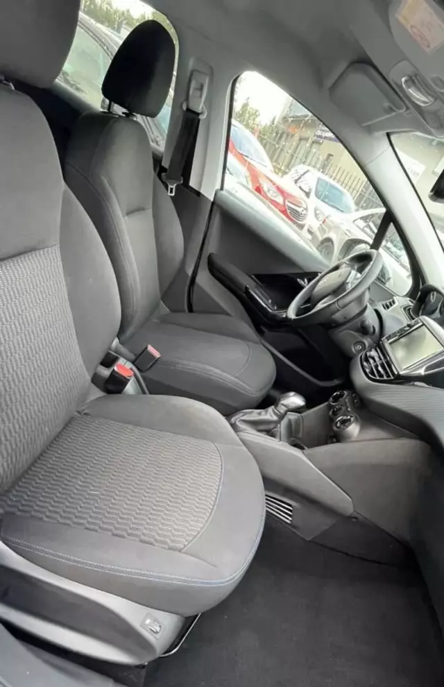 PEUGEOT 208 1.2 PureTech (83 KM)