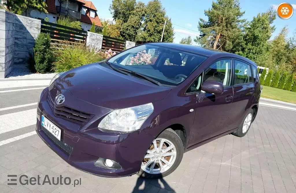 TOYOTA Verso 