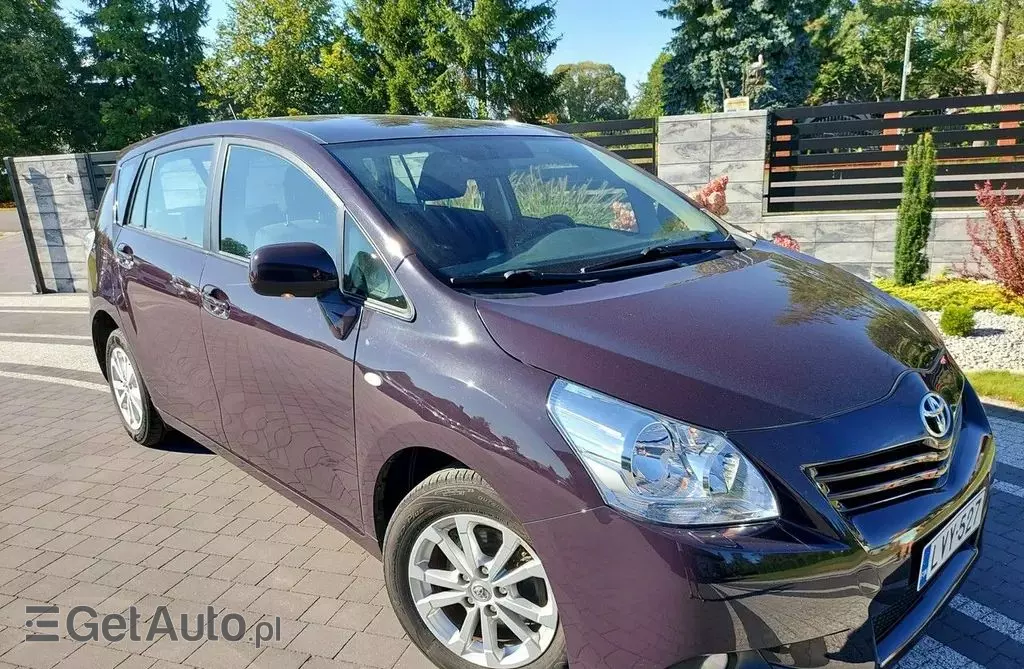 TOYOTA Verso 