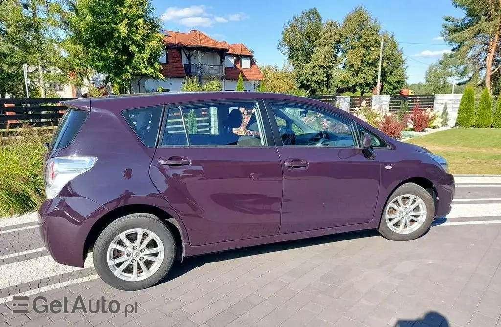TOYOTA Verso 