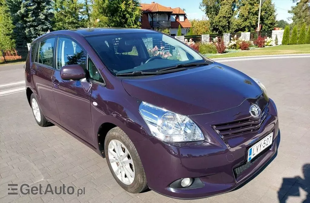 TOYOTA Verso 