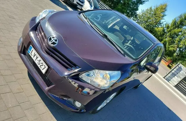 TOYOTA Verso 