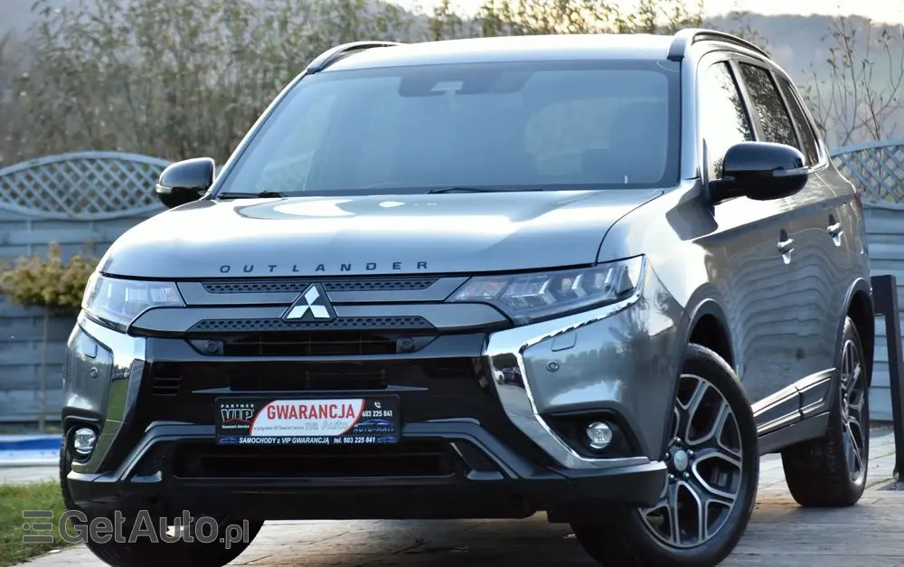 MITSUBISHI Outlander 2.0 4WD CVT Diamant Edition+