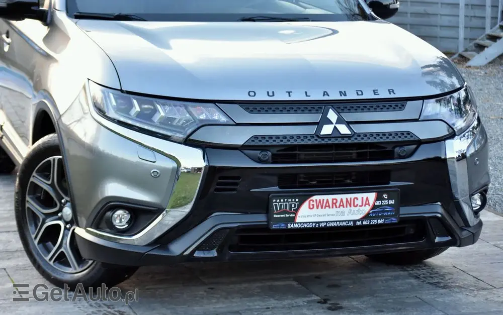 MITSUBISHI Outlander 2.0 4WD CVT Diamant Edition+