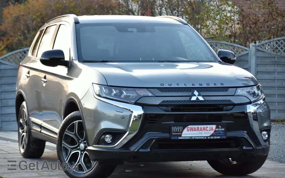 MITSUBISHI Outlander 2.0 4WD CVT Diamant Edition+