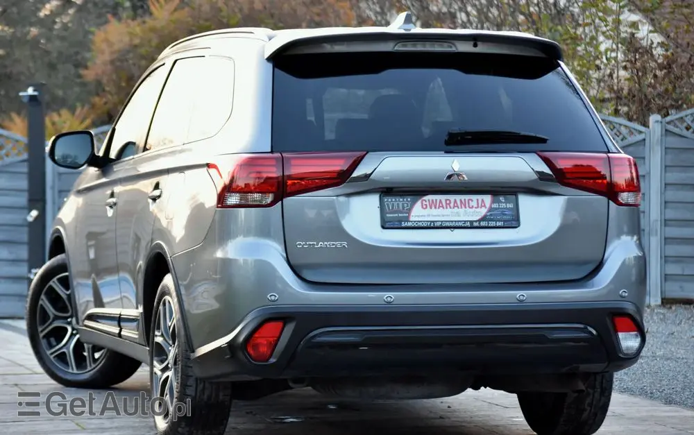 MITSUBISHI Outlander 2.0 4WD CVT Diamant Edition+