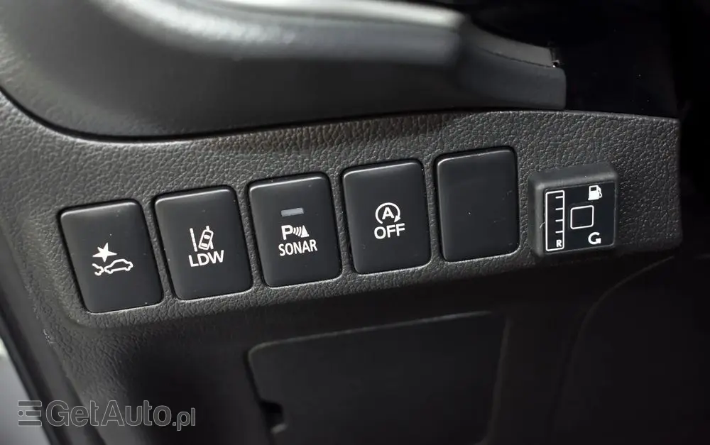 MITSUBISHI Outlander 2.0 4WD CVT Diamant Edition+