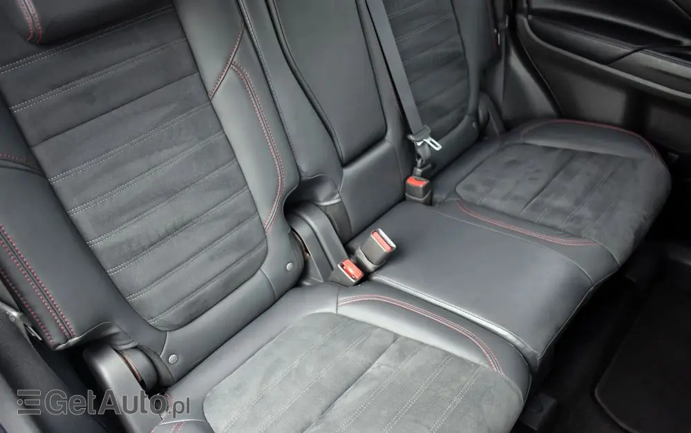 MITSUBISHI Outlander 2.0 4WD CVT Diamant Edition+