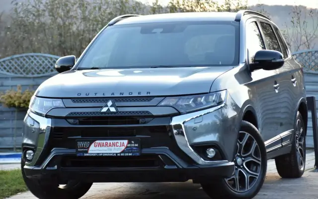 MITSUBISHI Outlander 2.0 4WD CVT Diamant Edition+