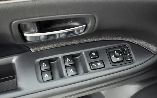 MITSUBISHI Outlander 2.0 4WD CVT Diamant Edition+