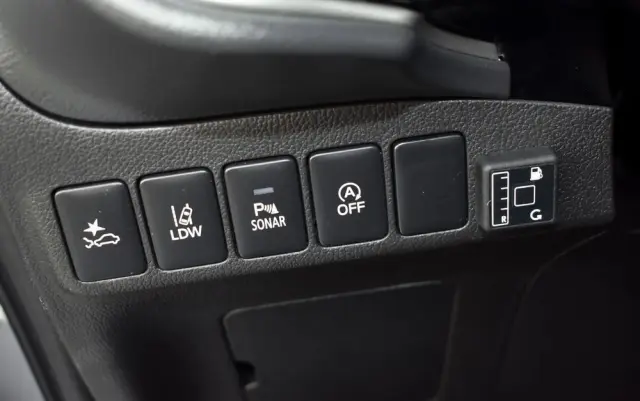 MITSUBISHI Outlander 2.0 4WD CVT Diamant Edition+