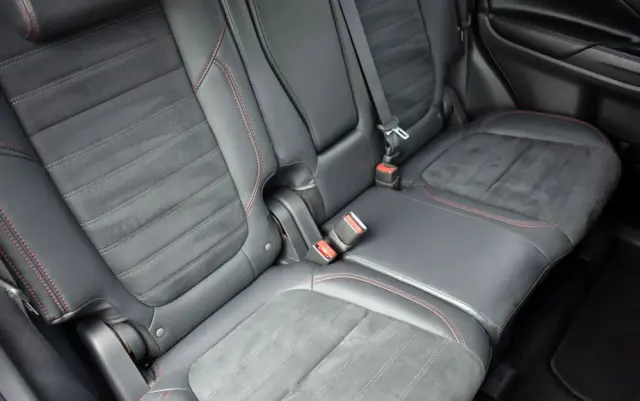 MITSUBISHI Outlander 2.0 4WD CVT Diamant Edition+