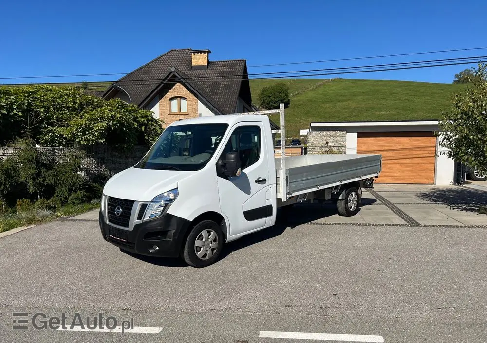 NISSAN NV400 