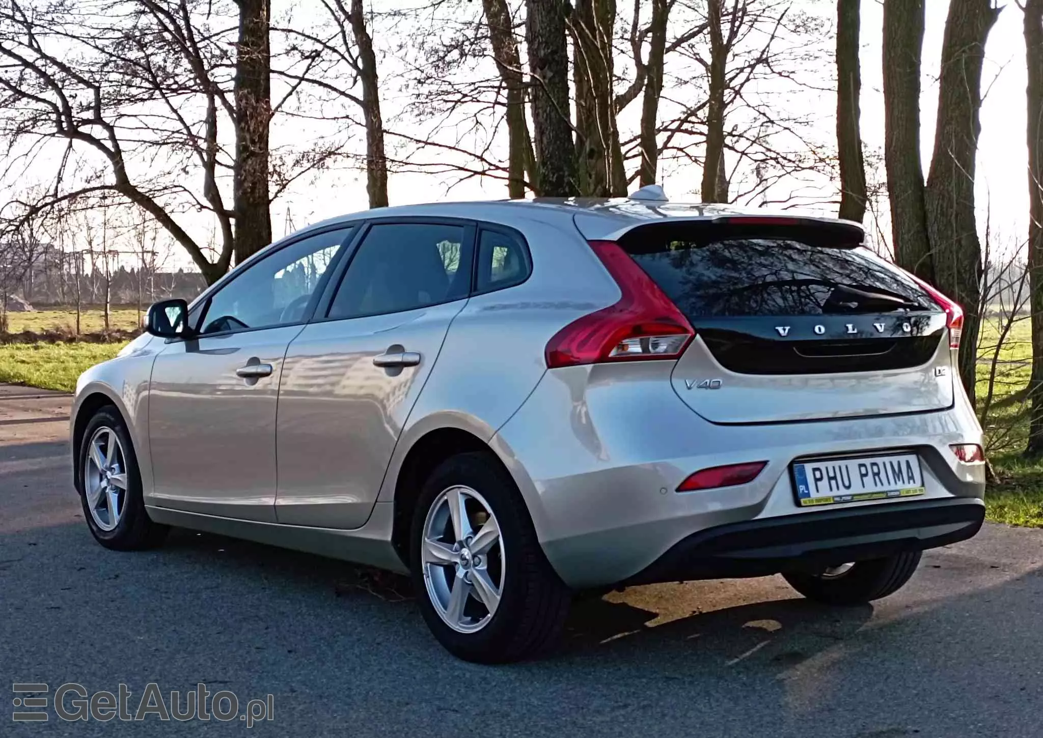 VOLVO V40 