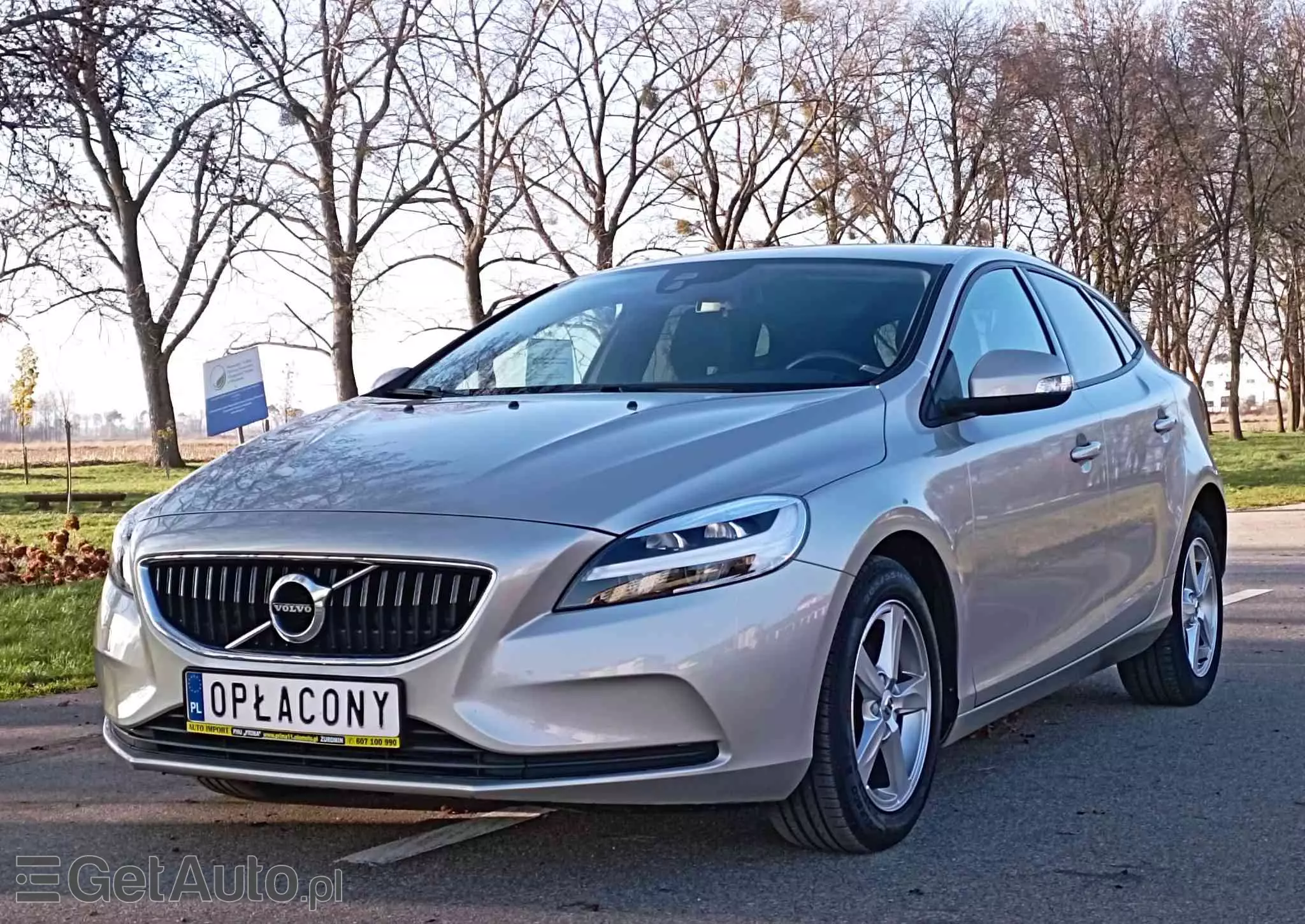 VOLVO V40 