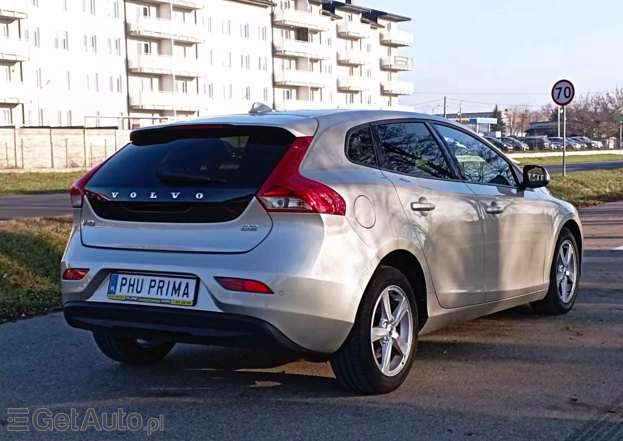 VOLVO V40 