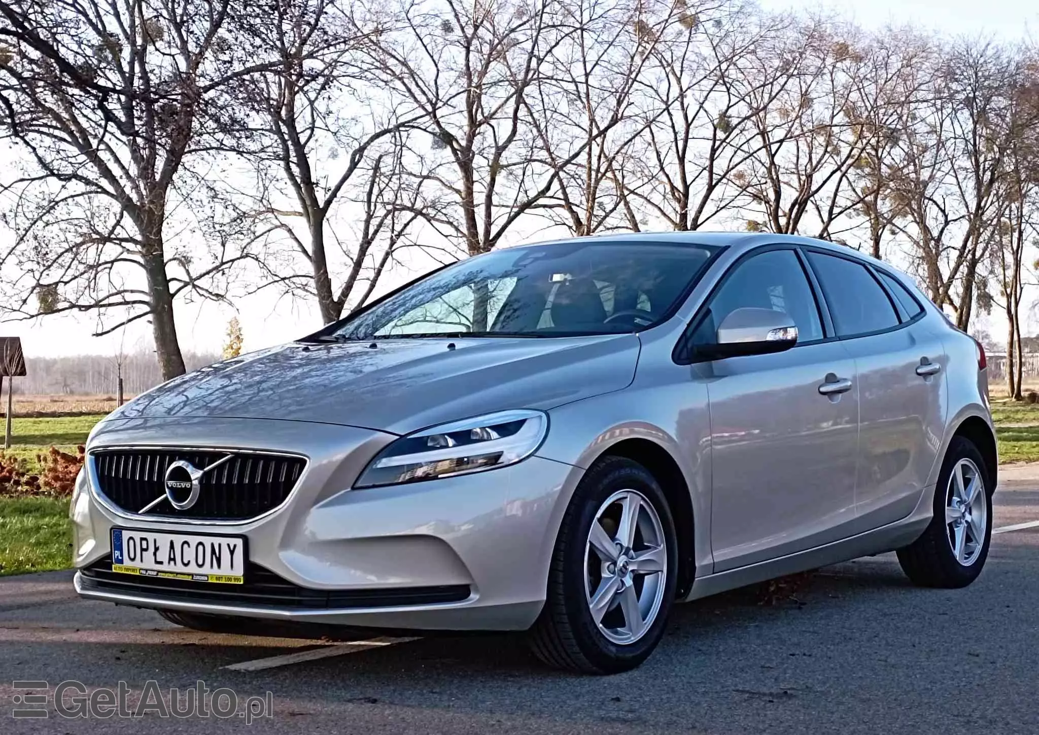 VOLVO V40 
