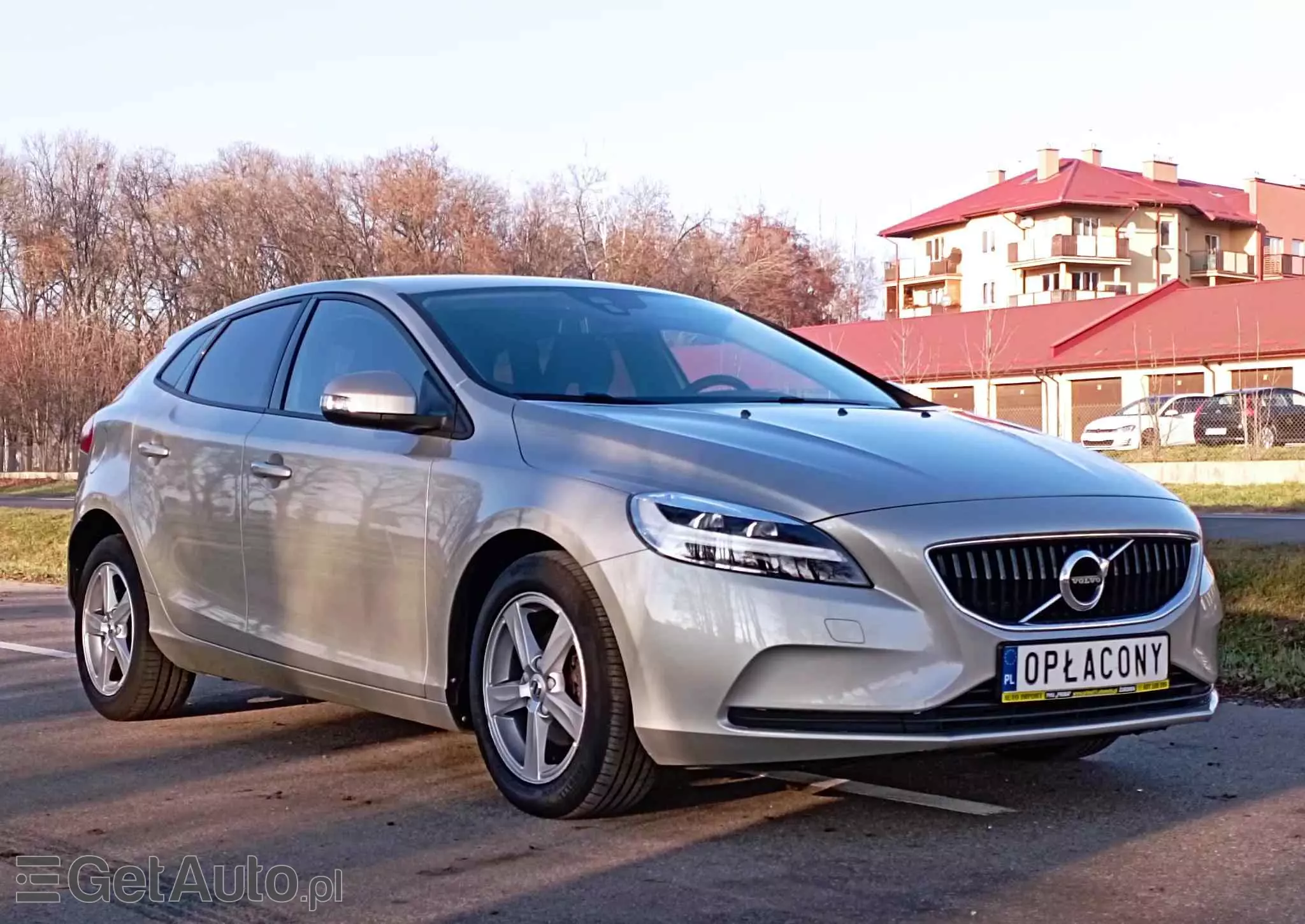 VOLVO V40 