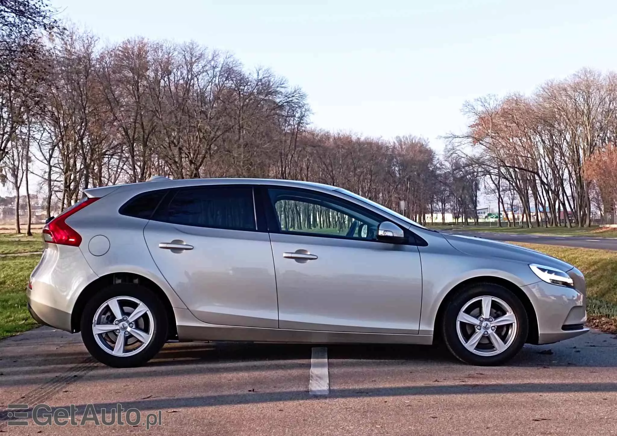 VOLVO V40 