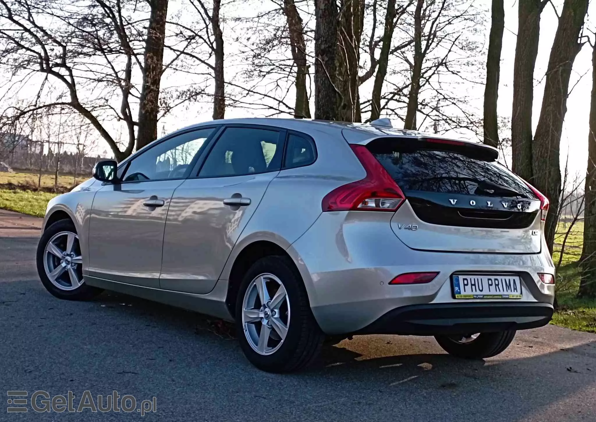 VOLVO V40 