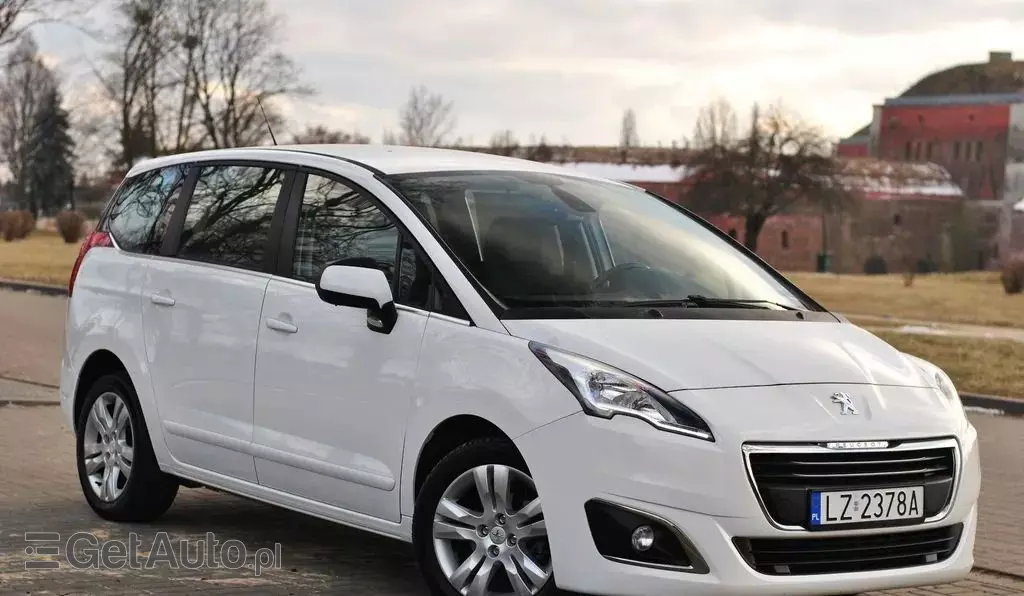 PEUGEOT 5008 
