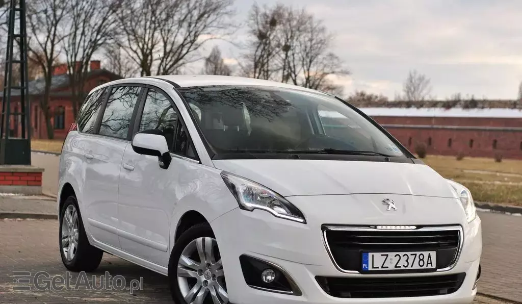 PEUGEOT 5008 