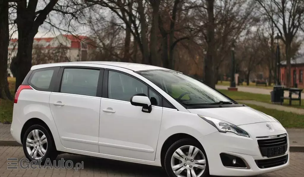 PEUGEOT 5008 