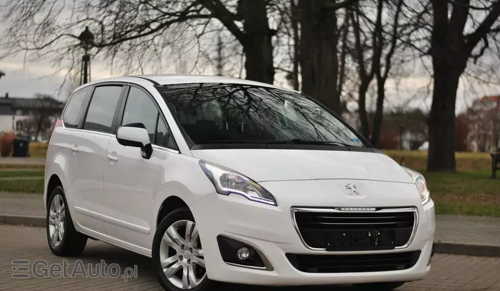 PEUGEOT 5008 
