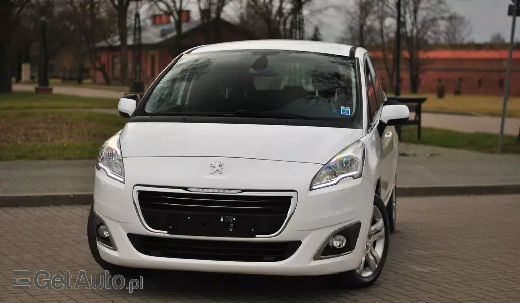 PEUGEOT 5008 