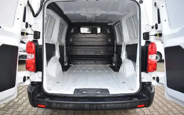 TOYOTA PROACE 2.0 D-4D LONG 3,1T ACTIVE 