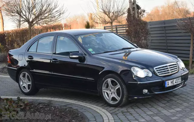 MERCEDES-BENZ Klasa C 180 T Kompressor Avantgarde