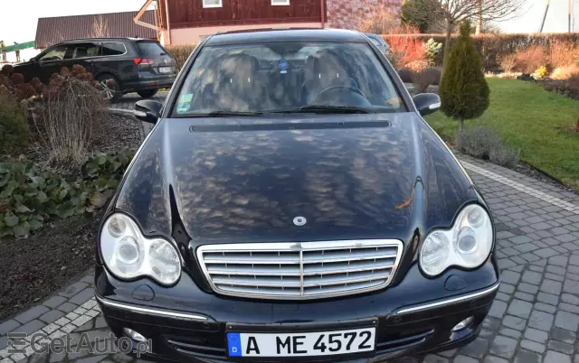 MERCEDES-BENZ Klasa C 180 T Kompressor Avantgarde