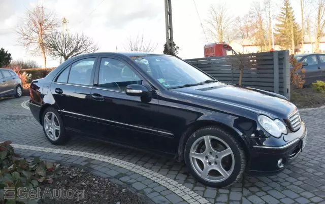 MERCEDES-BENZ Klasa C 180 T Kompressor Avantgarde