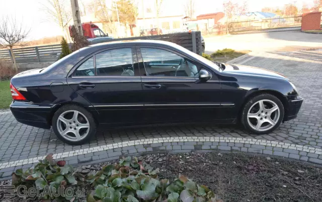 MERCEDES-BENZ Klasa C 180 T Kompressor Avantgarde