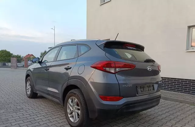 HYUNDAI Tucson 