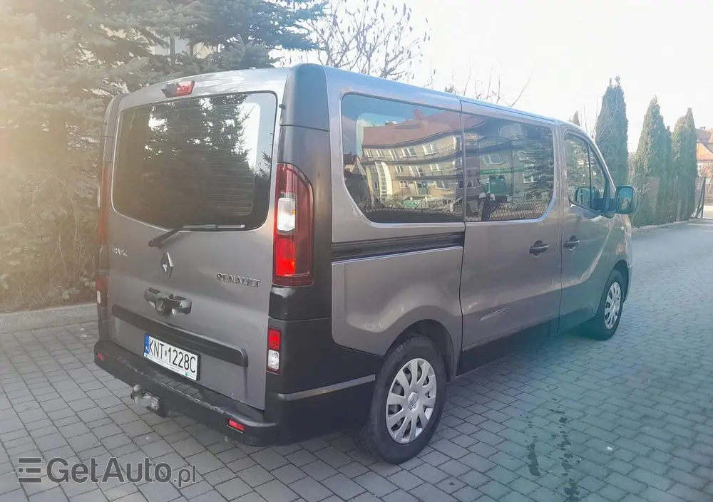 RENAULT Trafic 