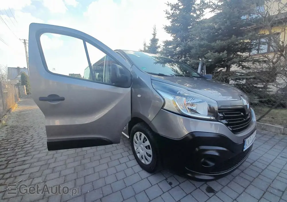 RENAULT Trafic 