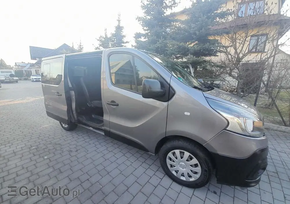 RENAULT Trafic 