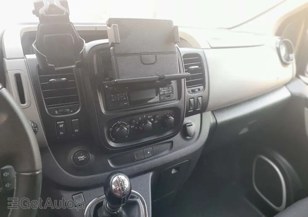 RENAULT Trafic 
