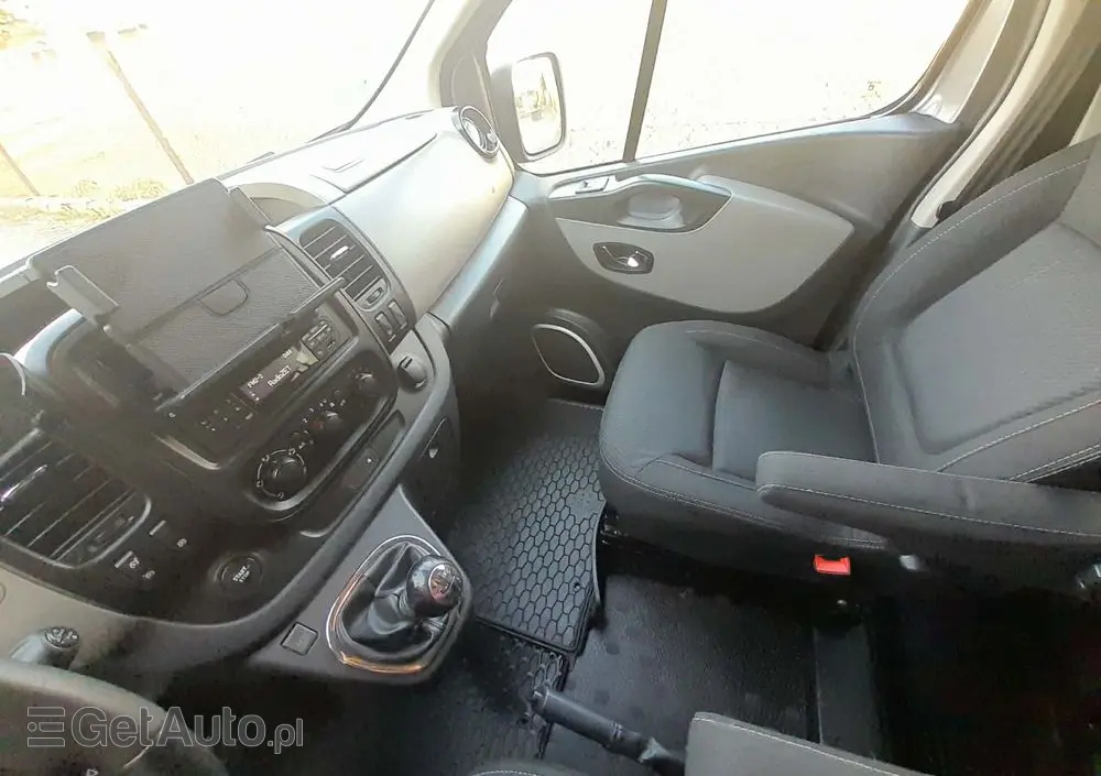 RENAULT Trafic 
