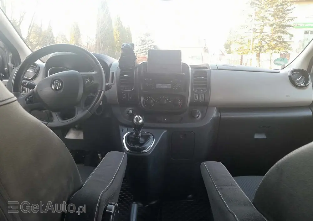 RENAULT Trafic 
