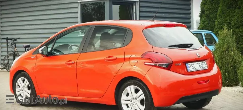PEUGEOT 208 