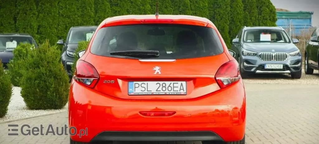 PEUGEOT 208 
