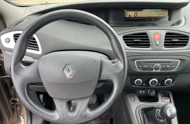 RENAULT Scenic 