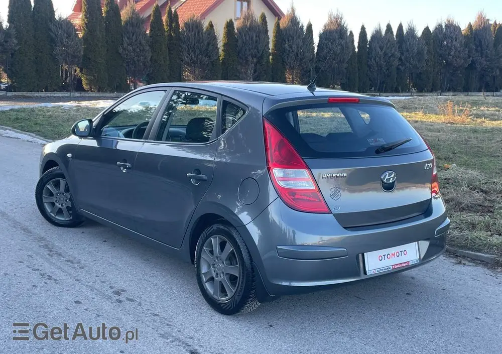 HYUNDAI I30 1.4 Classic +